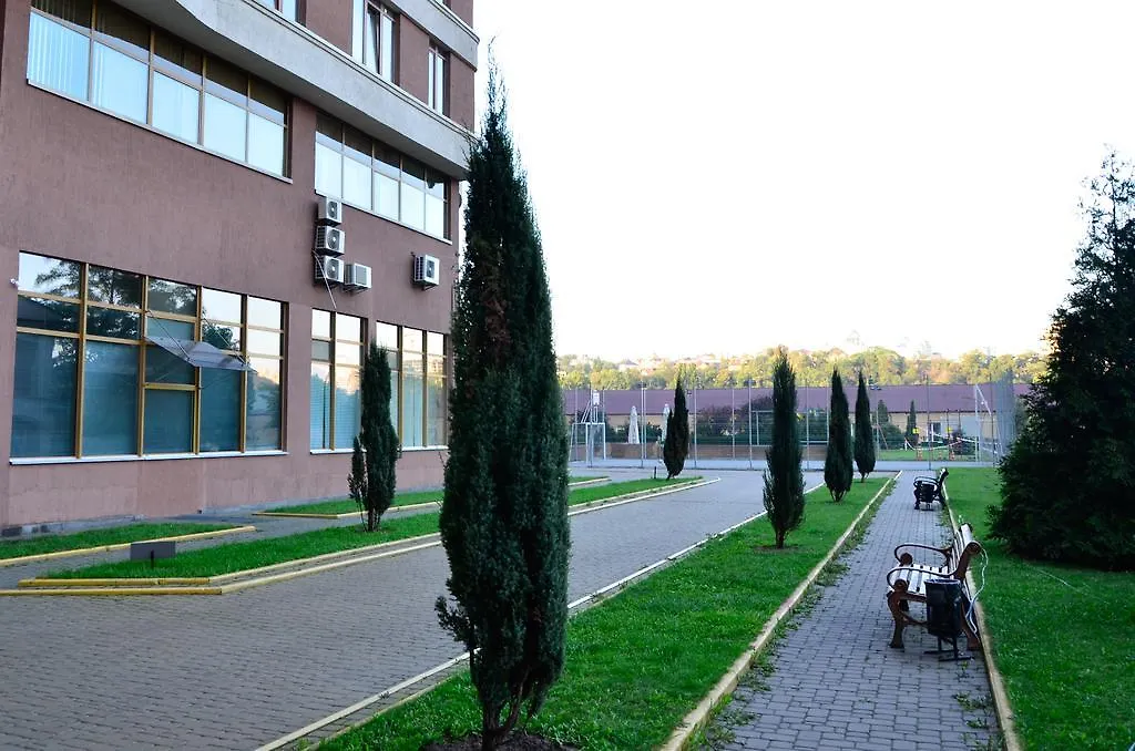 Diplomat Aparthotel Kyiv